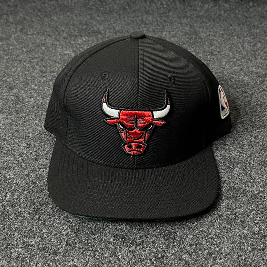 Chicago Bulls Flat Cap – Black & Red