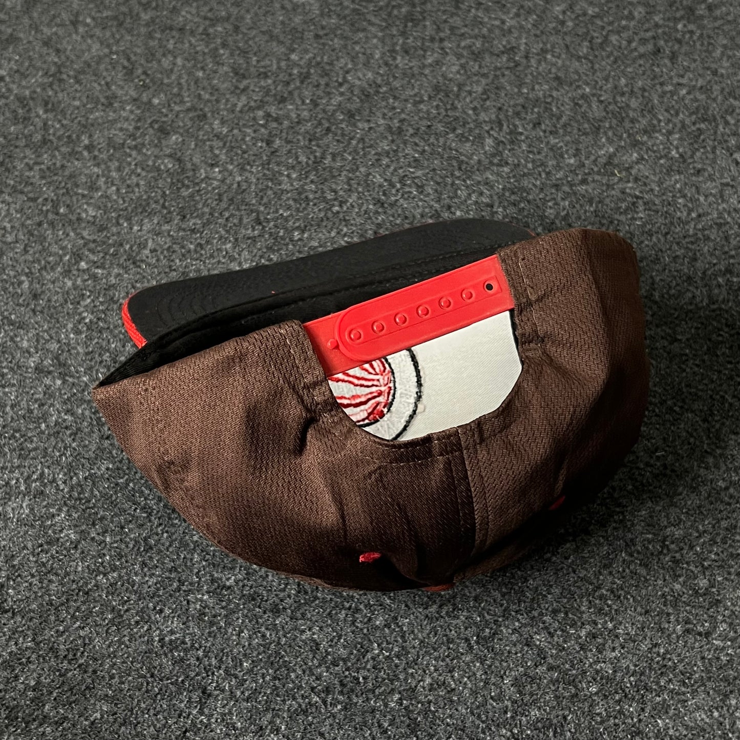 Toronto Raptors Flat Cap – Brown & Red