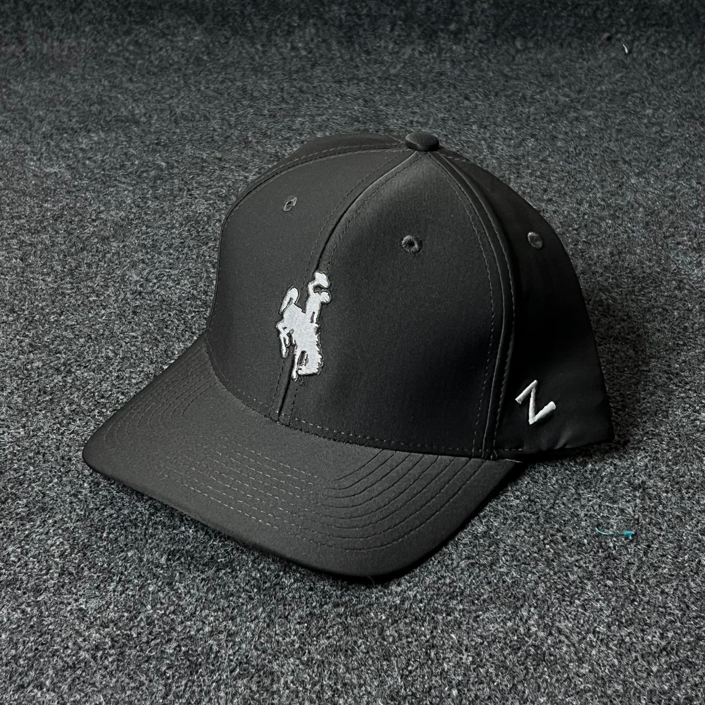 Wyoming Cowboys Fitted Cap – Black ( XL size )