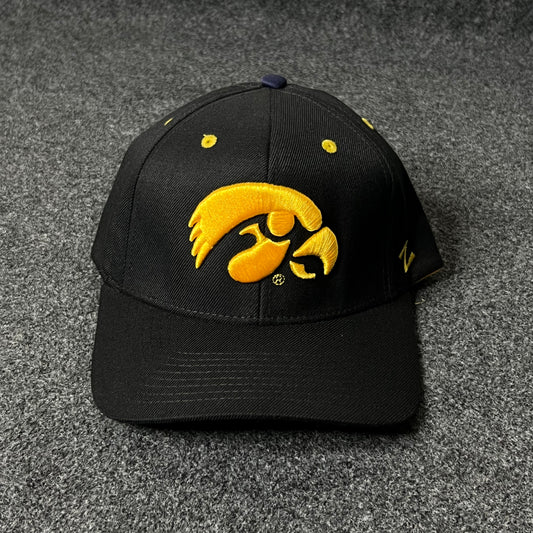 Capelli Sport Iowa Hawkeyes Fitted Cap – Black & Gold ( M size )