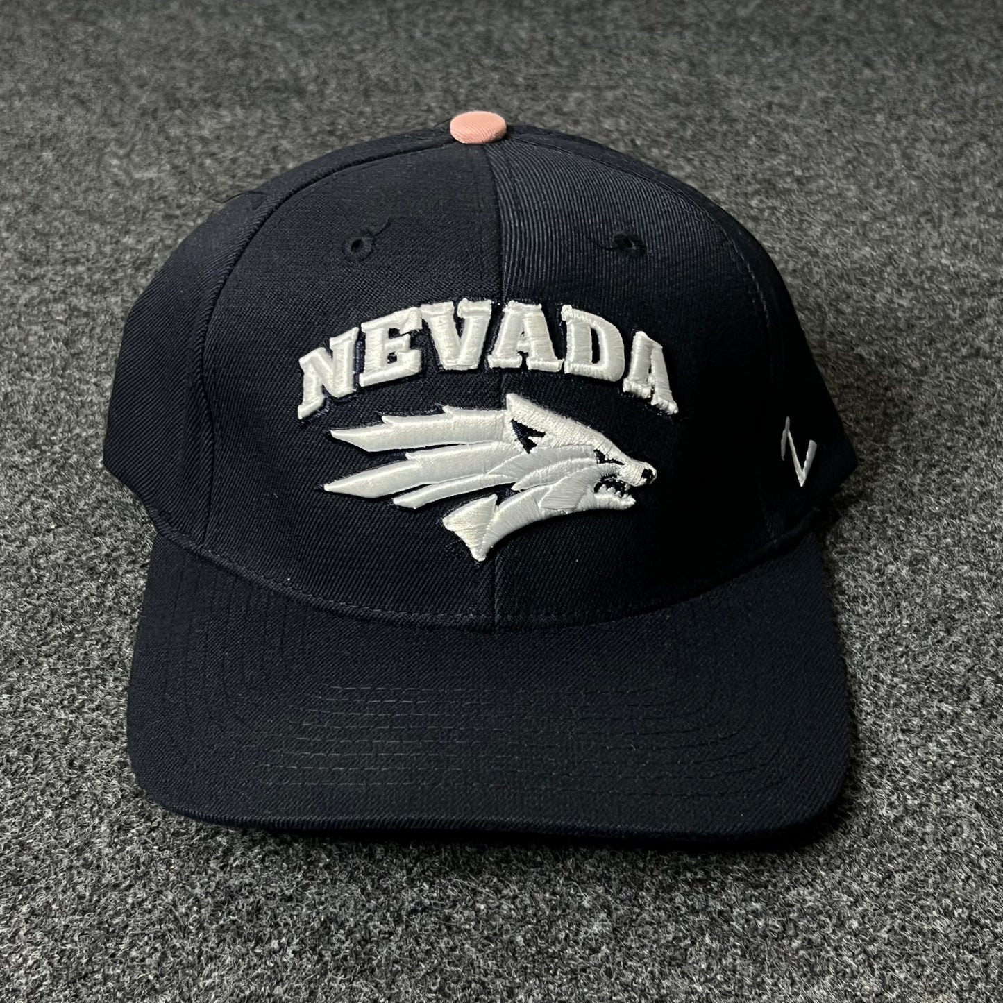 Capelli Sport Nevada Wolf Pack Fitted Cap – Navy ( M size )