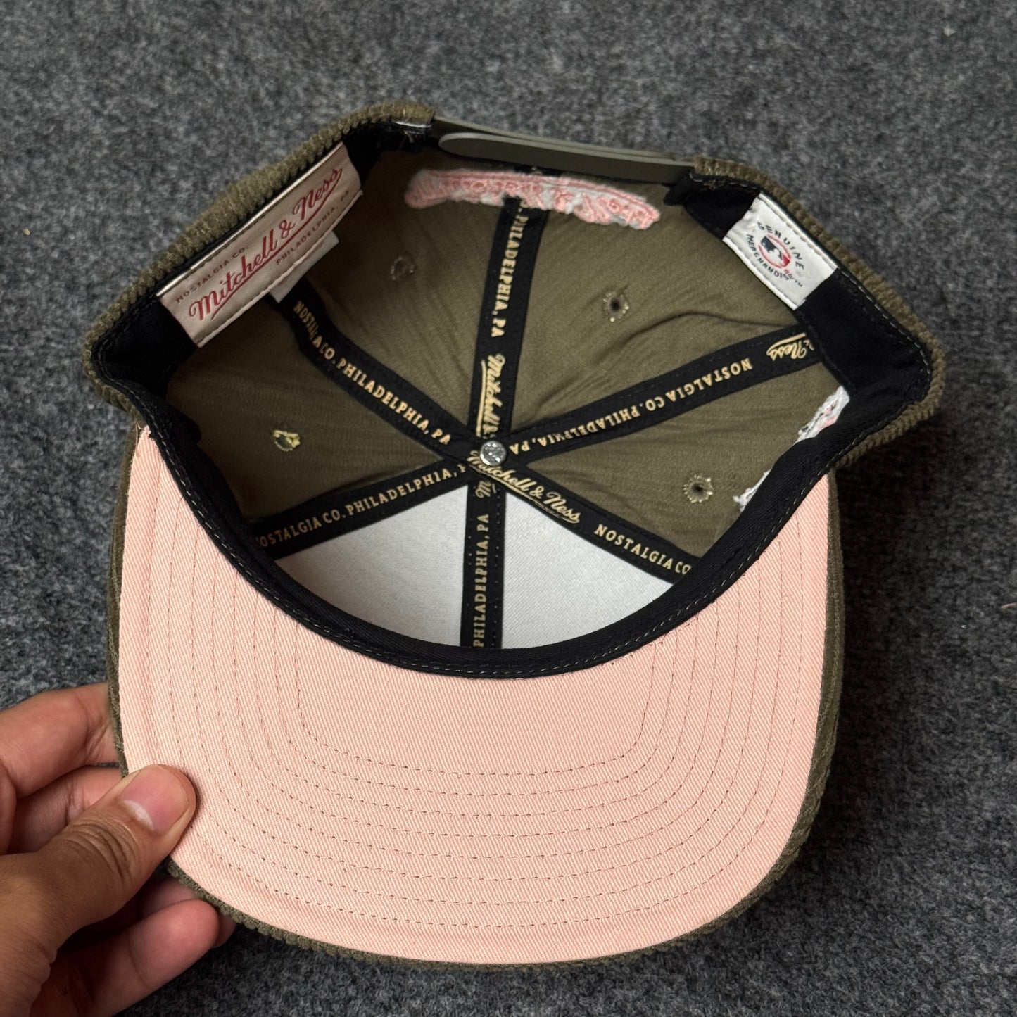 New Era NY Yankees 9FORTY Corduroy Hat – Olive Green & Salmon Pink