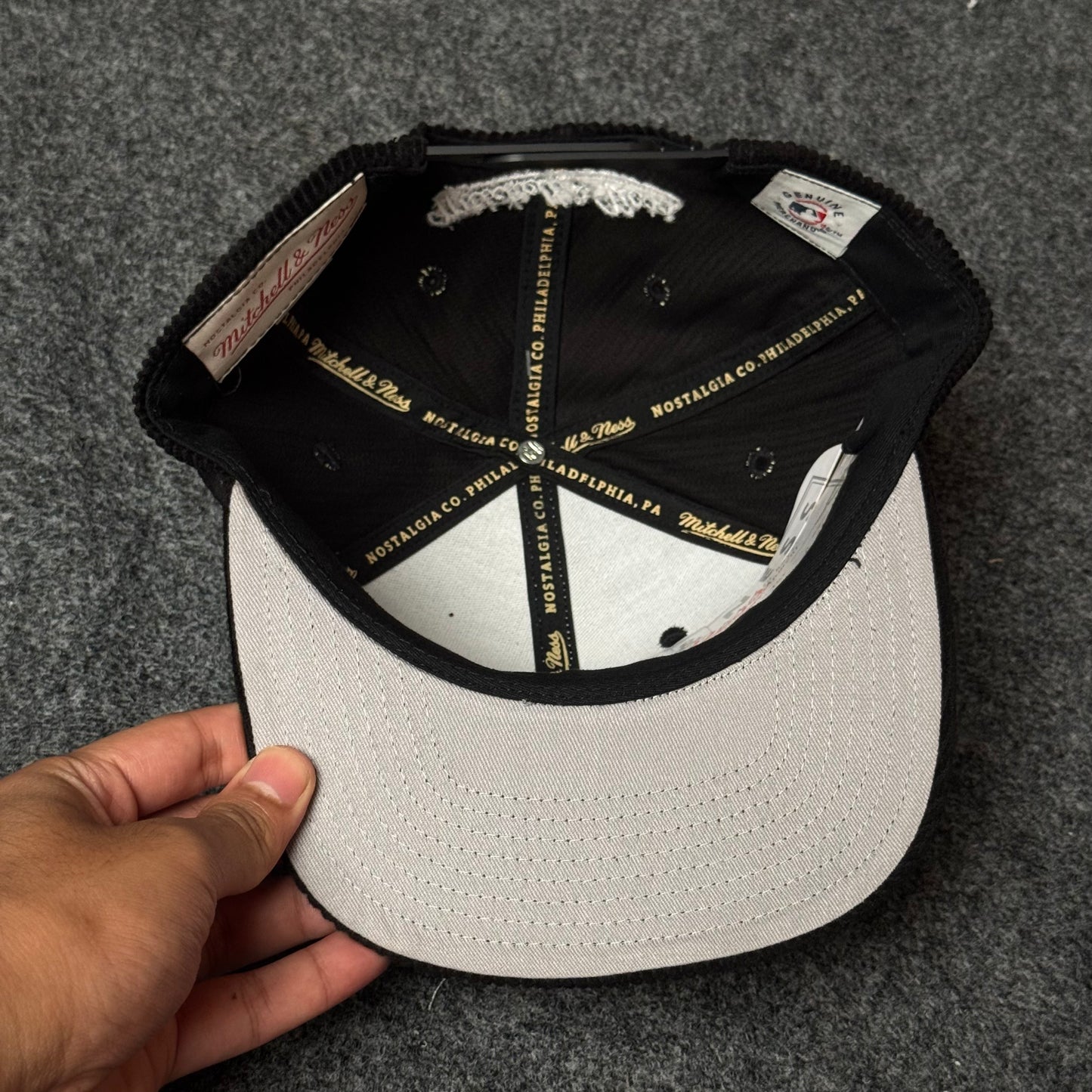 New Era NY Yankees Corduroy Hat – Black & Off-White Structured Cap