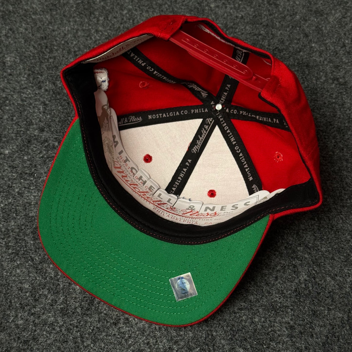 Mitchell & Ness Philadelphia 76ers Core Basic Snapback Cap