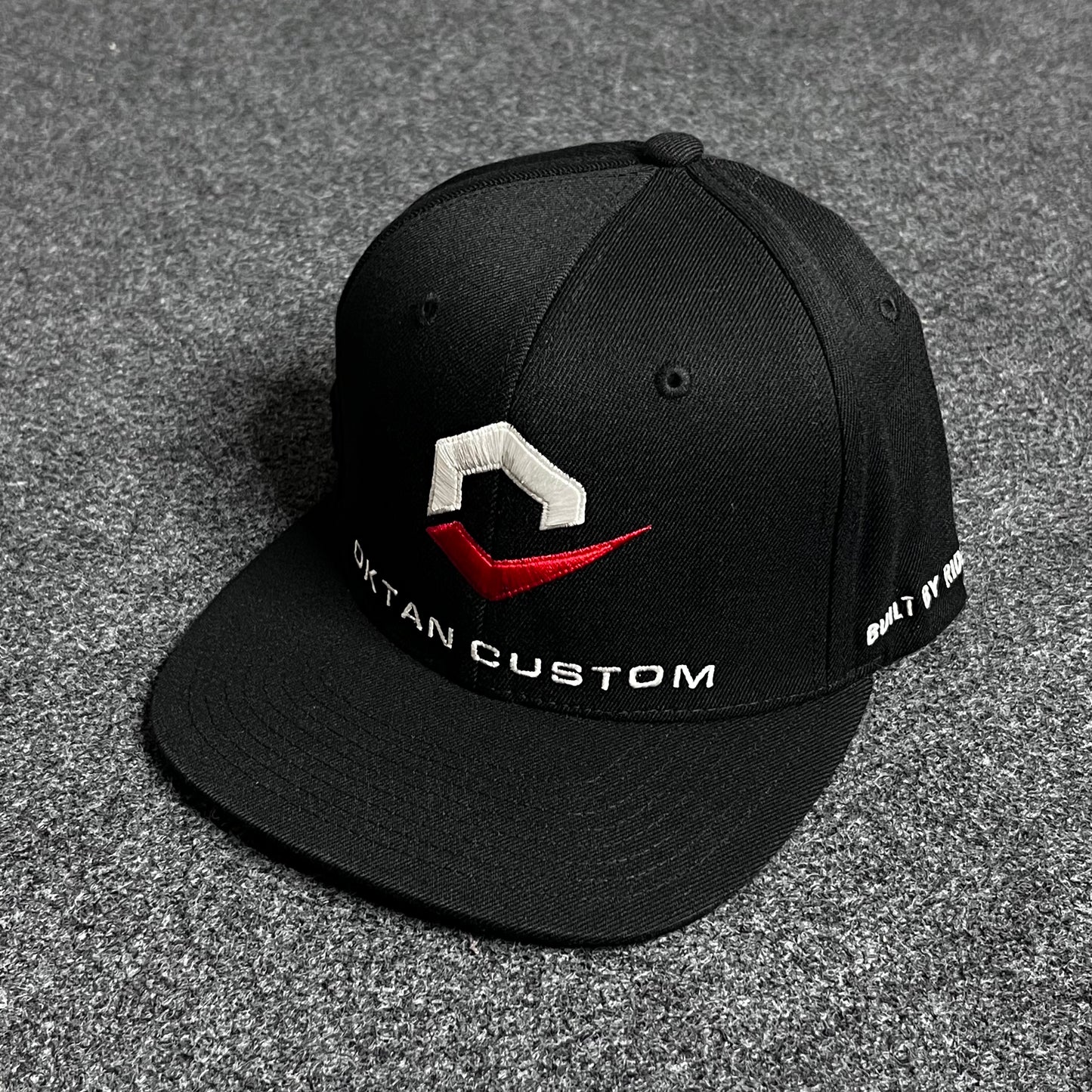 Oktan Custom Snapback keps.