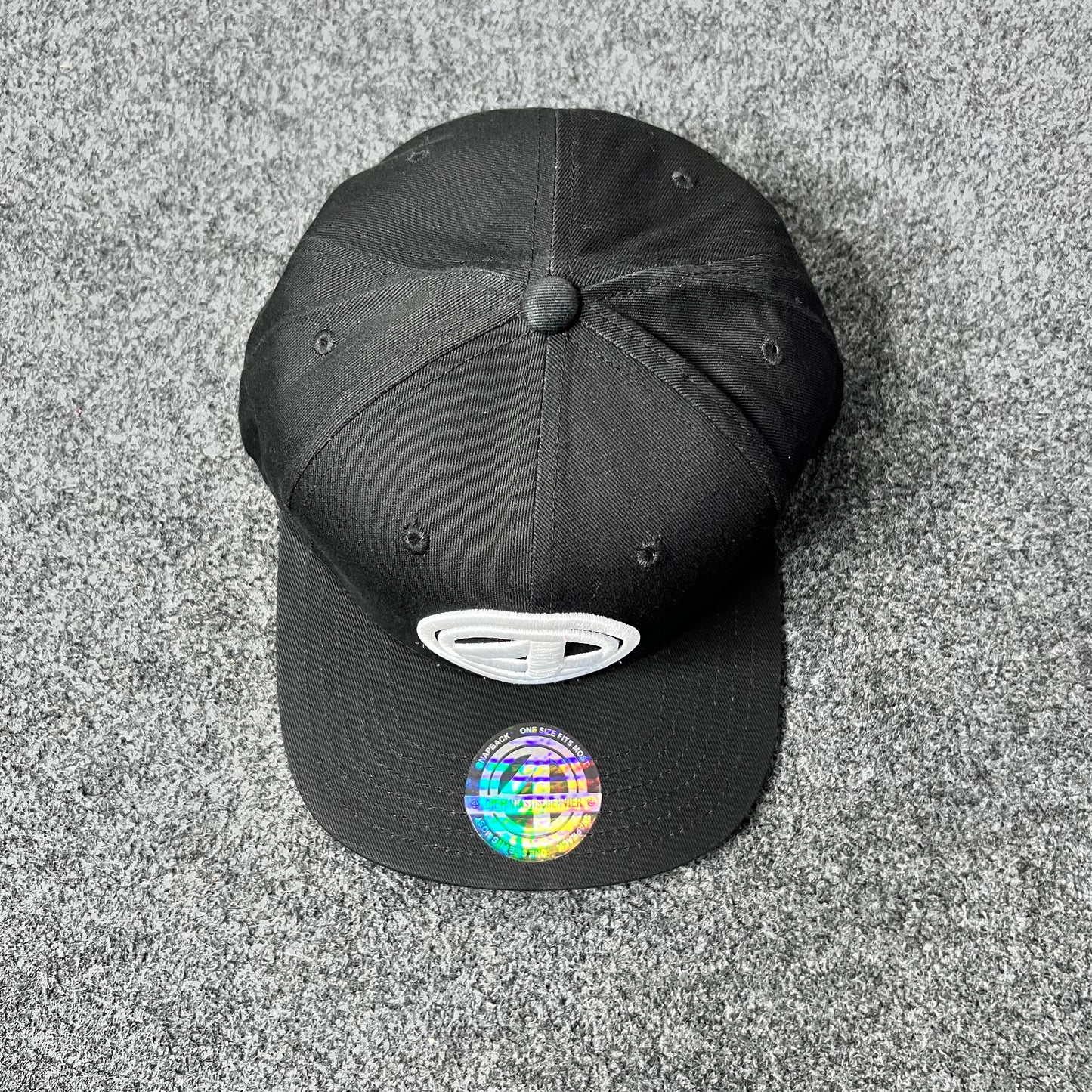 "4" logo black snapback cap