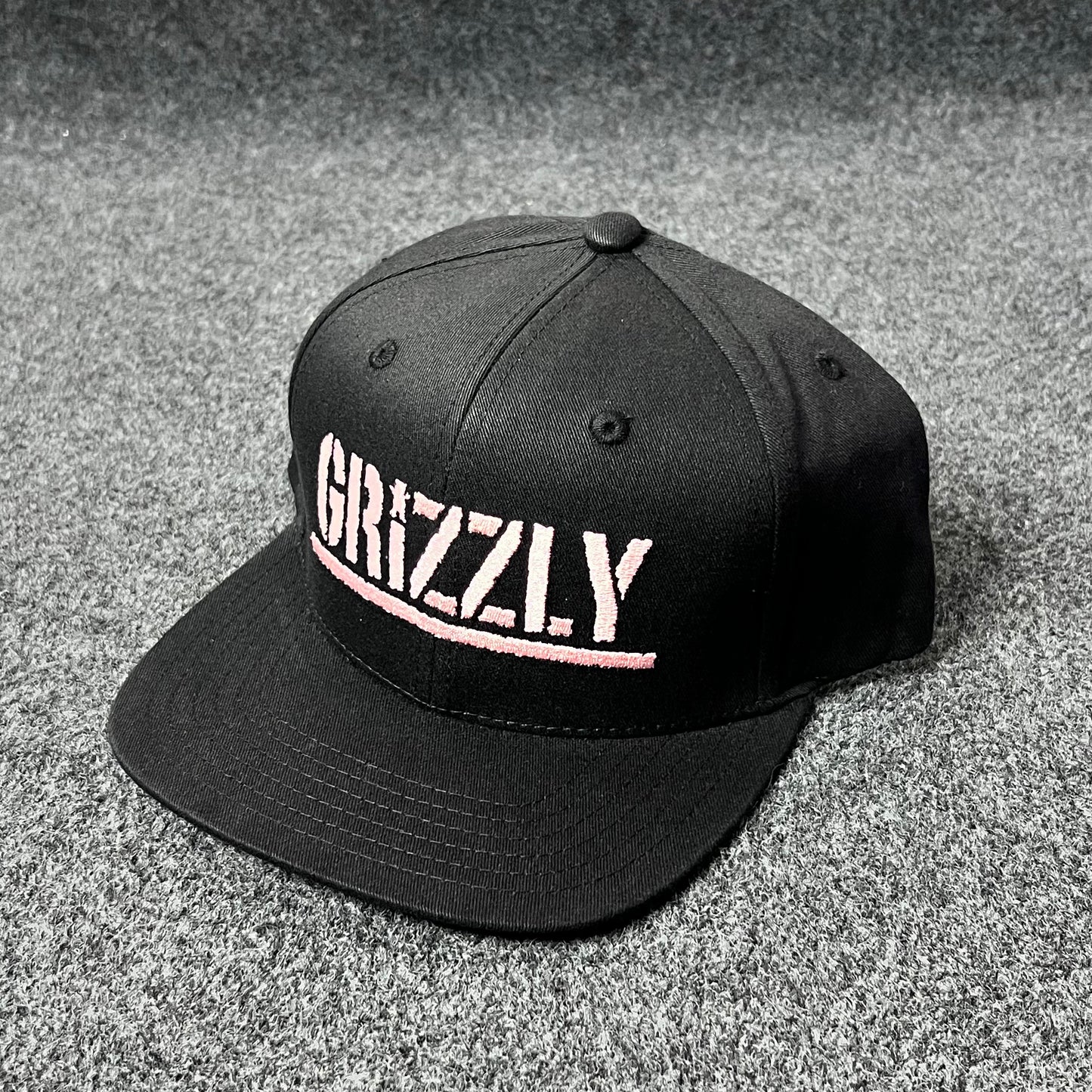 Grizzly Griptape "GRIZZLY" Snapback Cap.