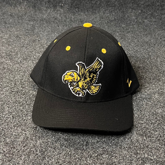 Vintage-Style Lowa Hawkeyes Fitted Cap ( L SIZE )