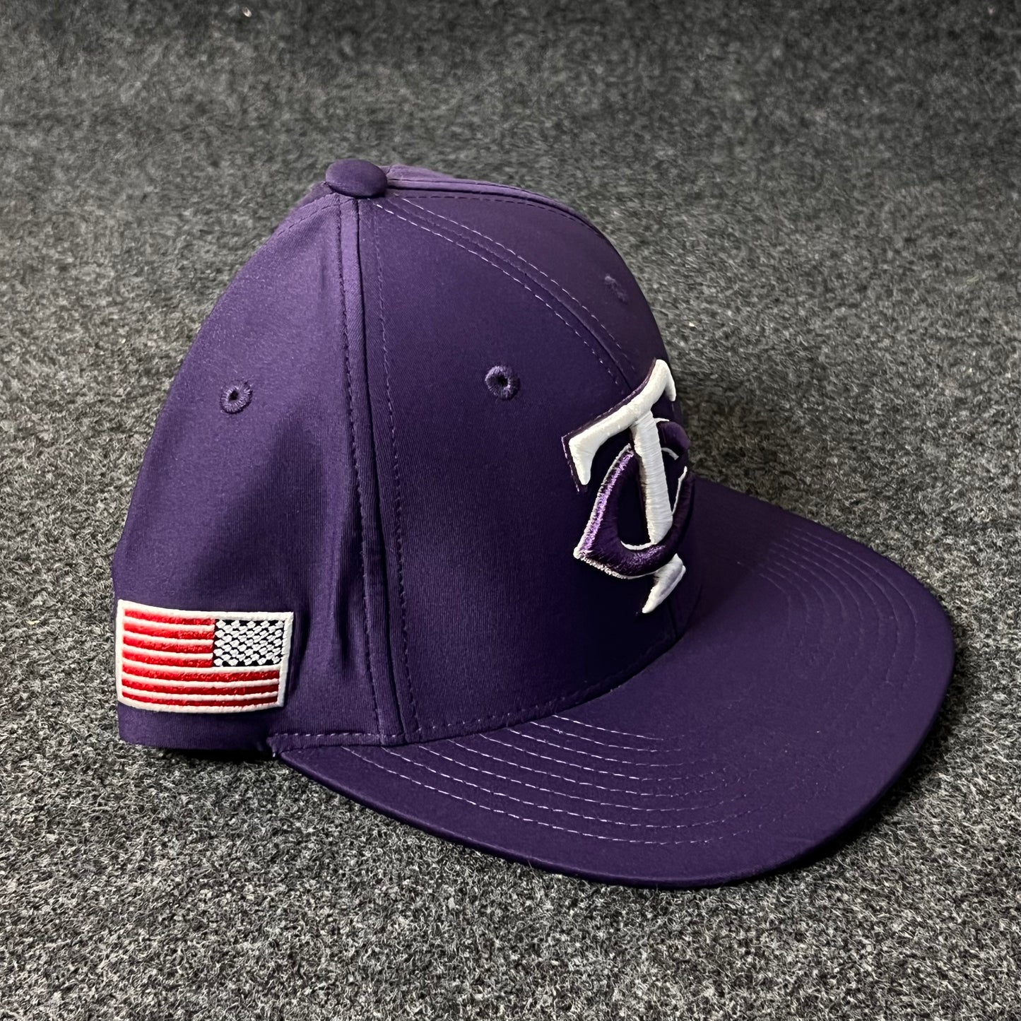 Men's New Era Purple Minnesota Twins Lavender Undervisor 59FIFTY Fitted Hat( L SIZE )