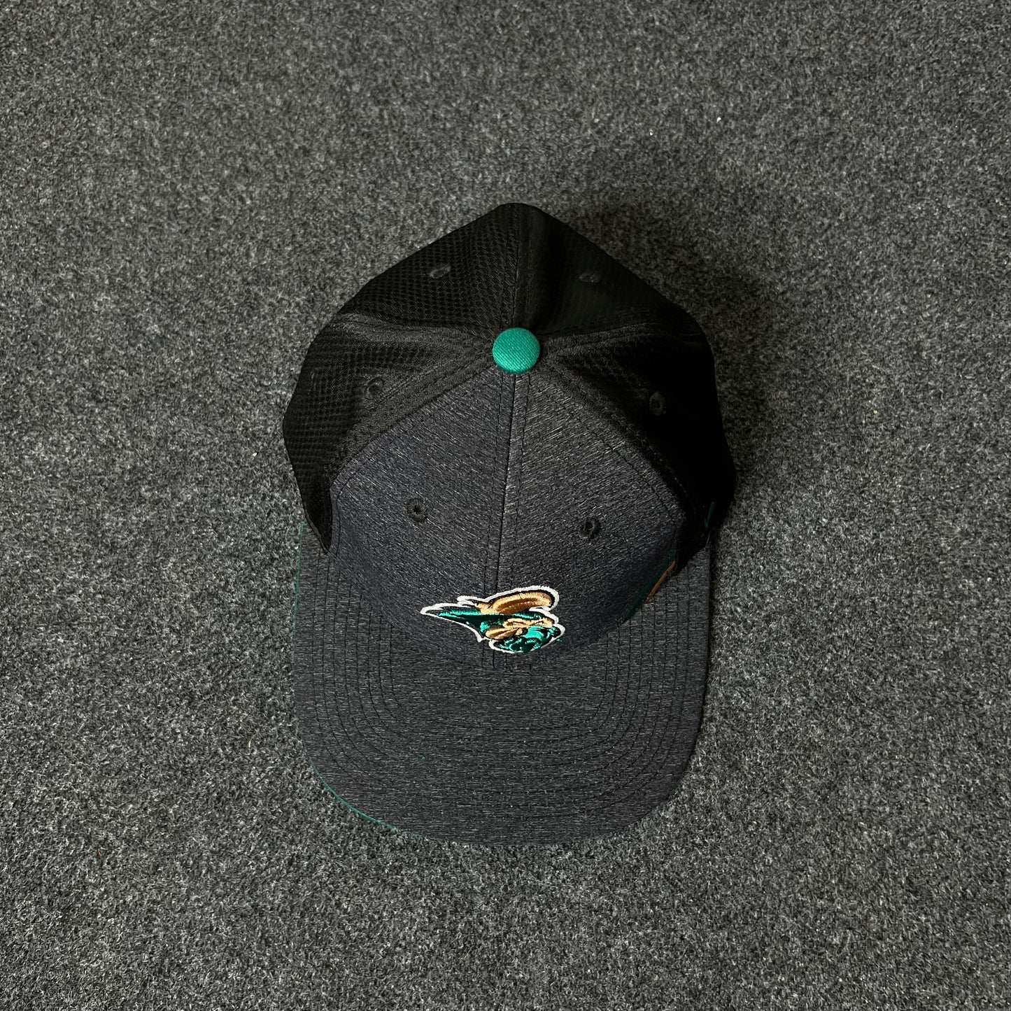 NCAA Coastal Carolina Chanticleers Fitted Cap (M size )