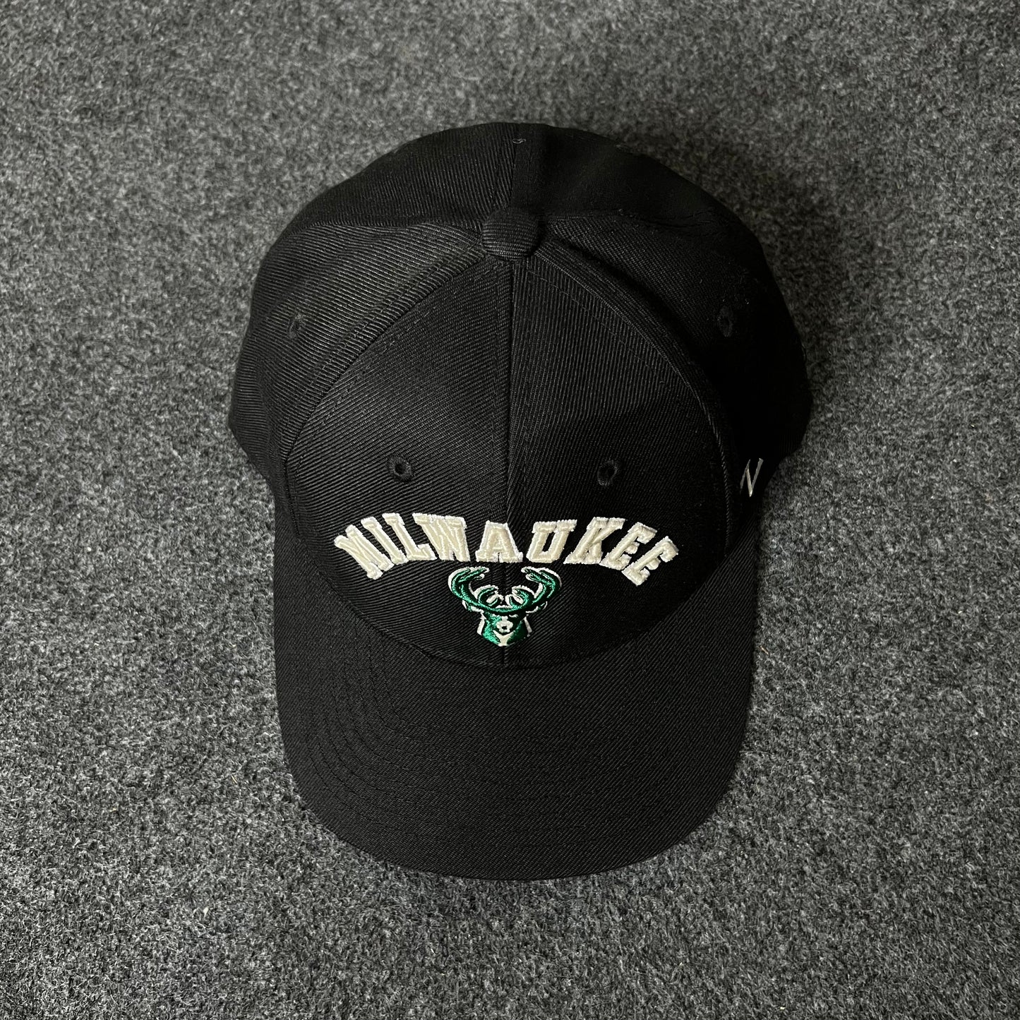 Milwaukee Bucks Black Logo Cap