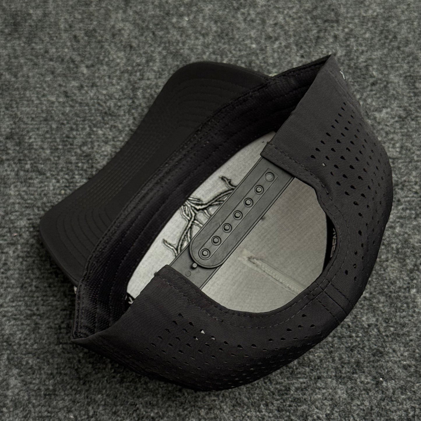PRO Elk Logo Rope Flatty in the Solid Black Cap