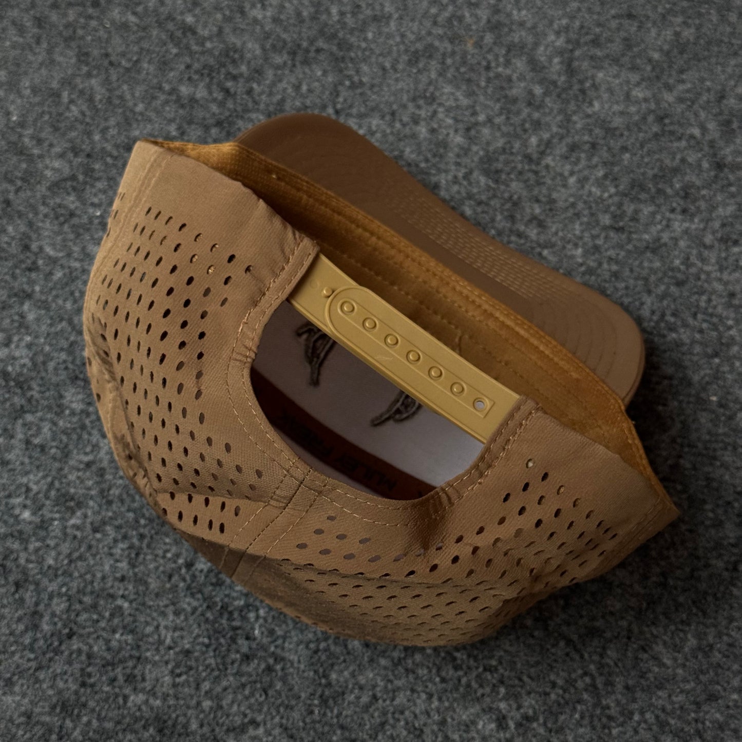 PRO Buck Shed Flatty 2.0 (7-Panel Rope Trucker style) in Coyote / Tan Cap