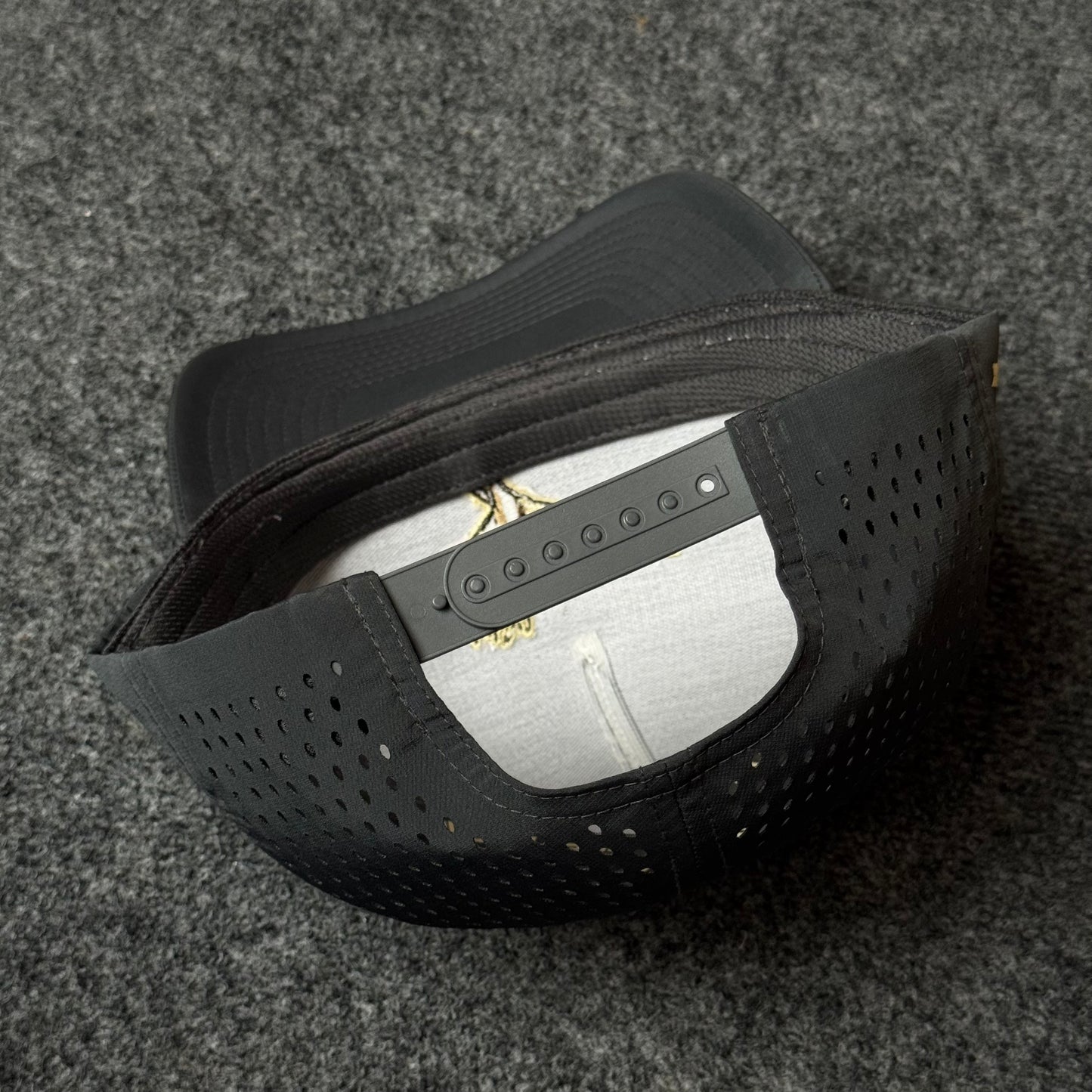 PRO Legend Muley Trucker cap in Black