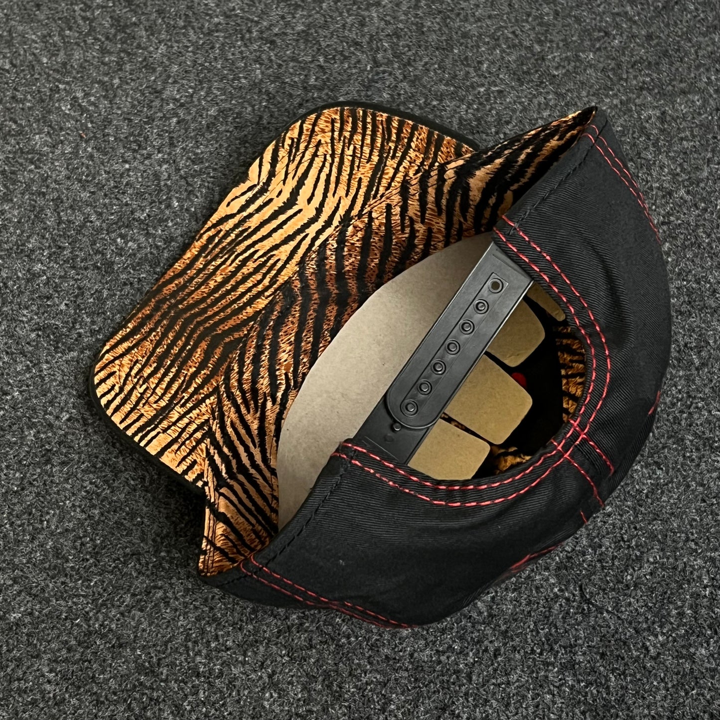 GC 1976 Black and Red Baseball Cap