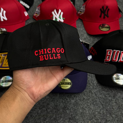 Chicago Bulls Classic Icon Snapback Cap