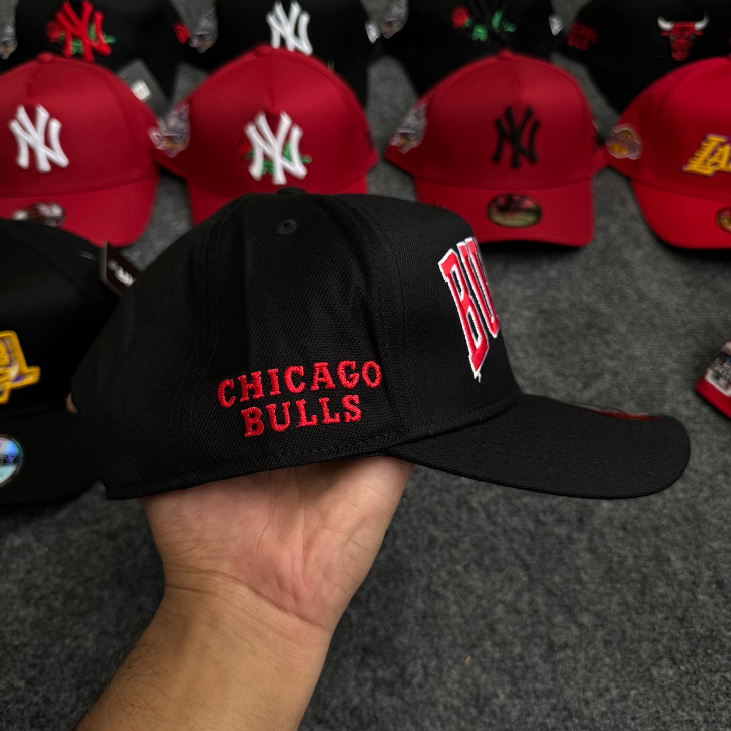 Chicago Bulls Arch Team Script 9FORTY Snapback Cap