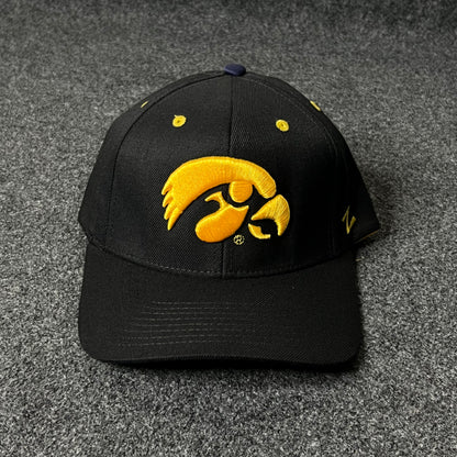 Capelli Sport Iowa Hawkeyes Fitted Cap – Black & Gold ( M size )