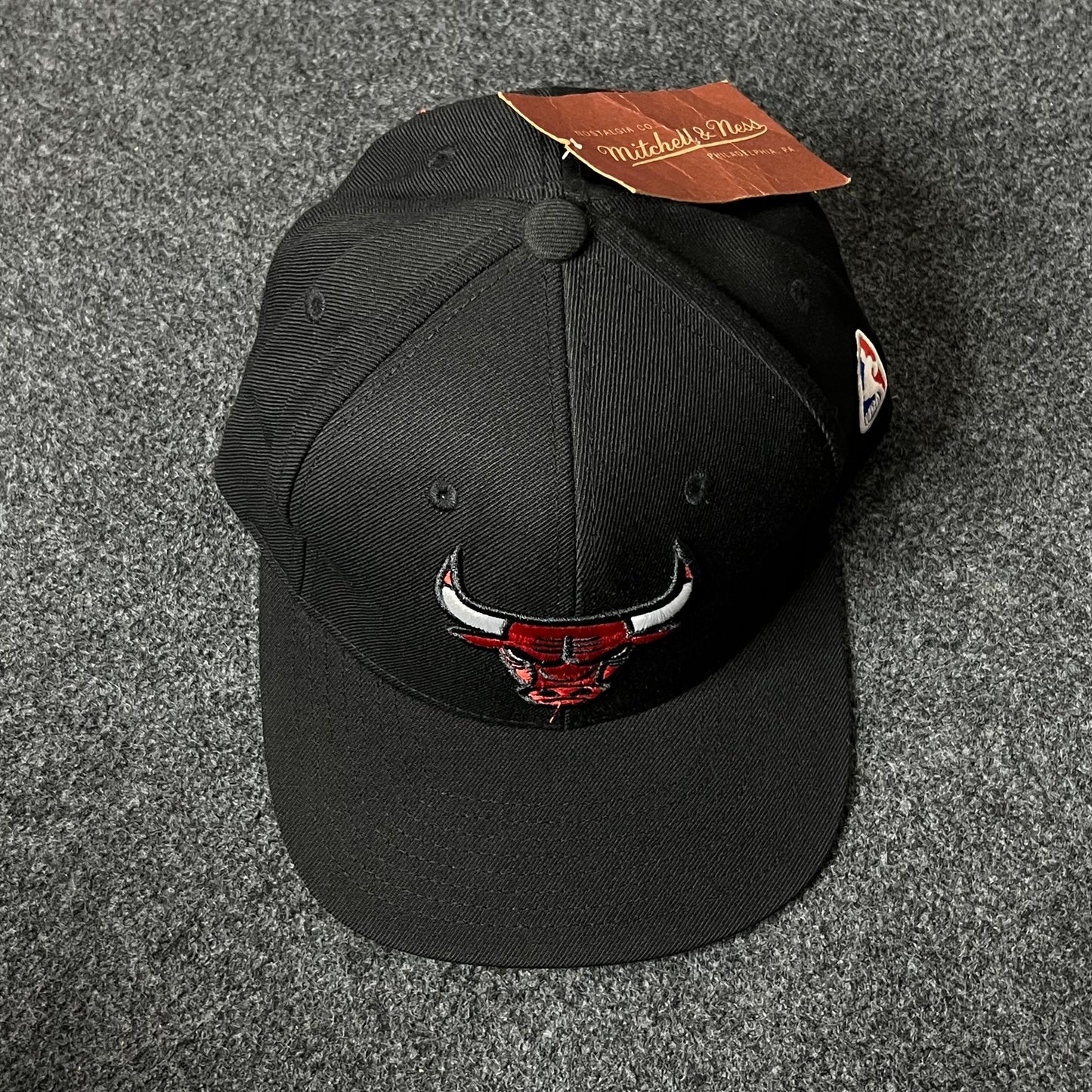 Chicago Bulls Flat Cap – Black & Red