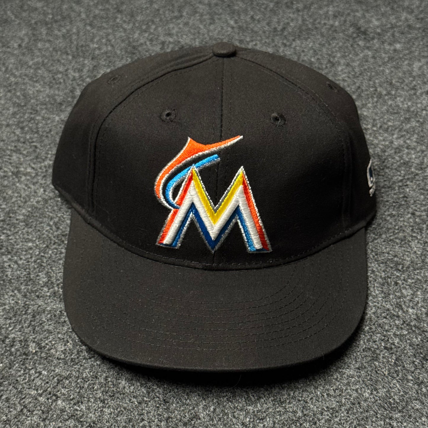 Miami Marlins MLB cap ( KIDS CAP AGE 6-18 )