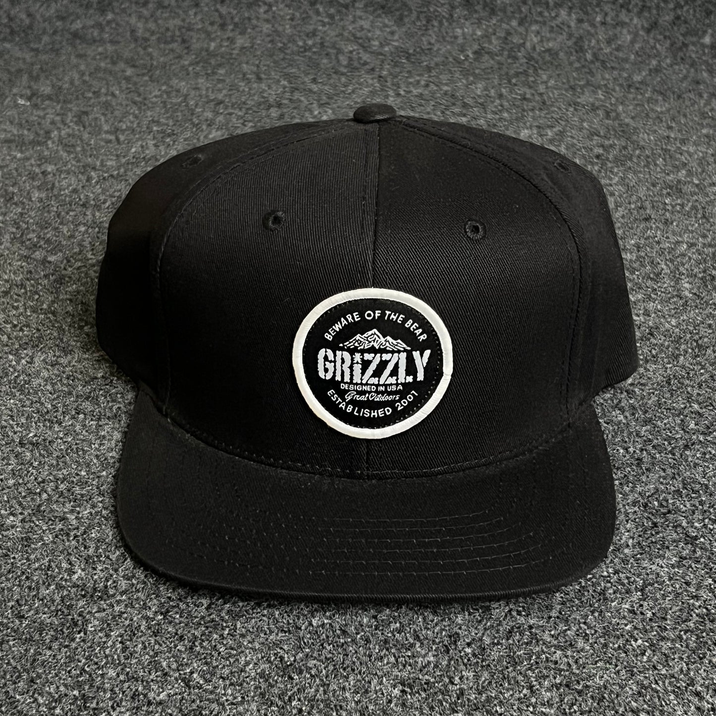"GRIZZLY" Iconic streetwear, classic patch branding Flat Cap