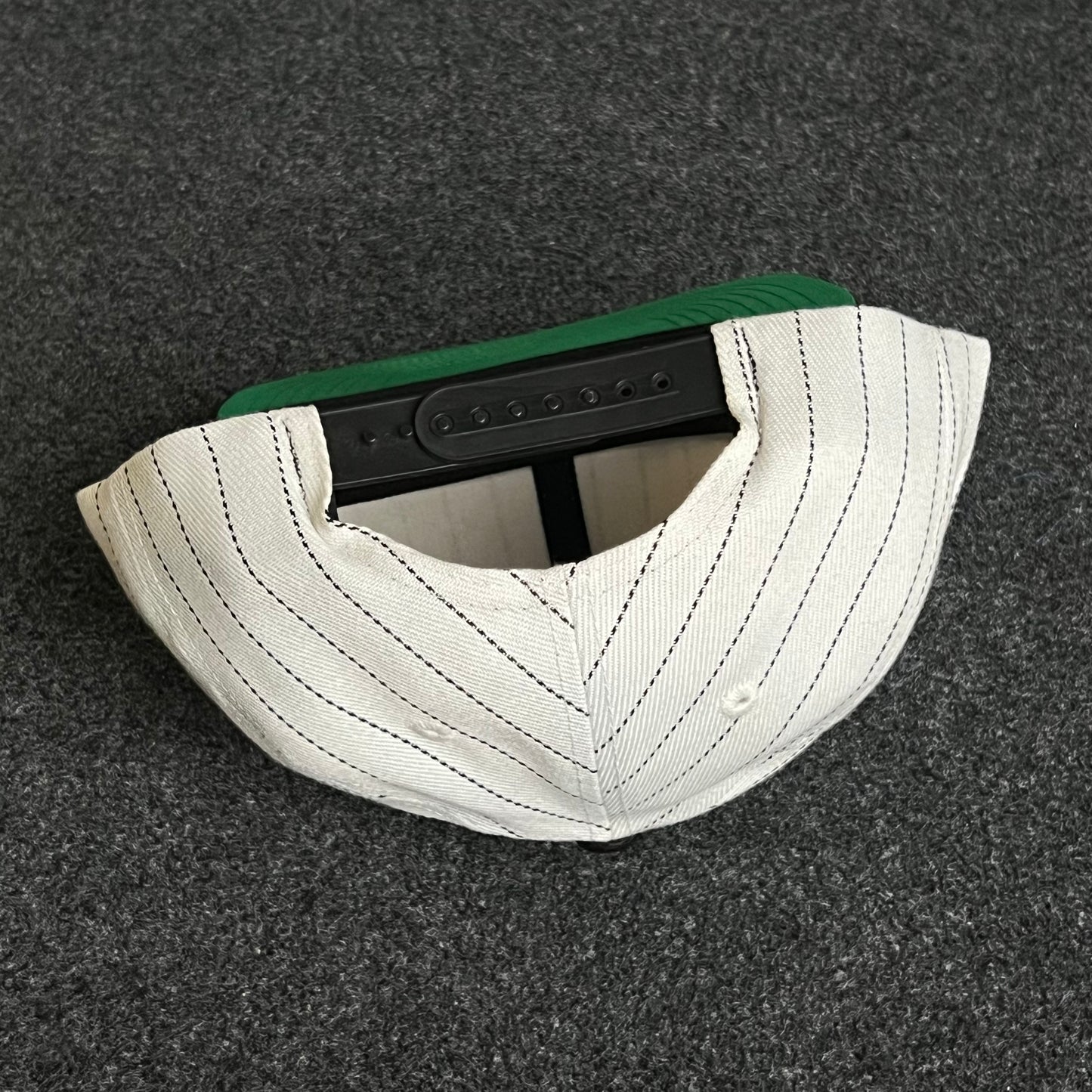 Retro White Cassic Snapback Cap