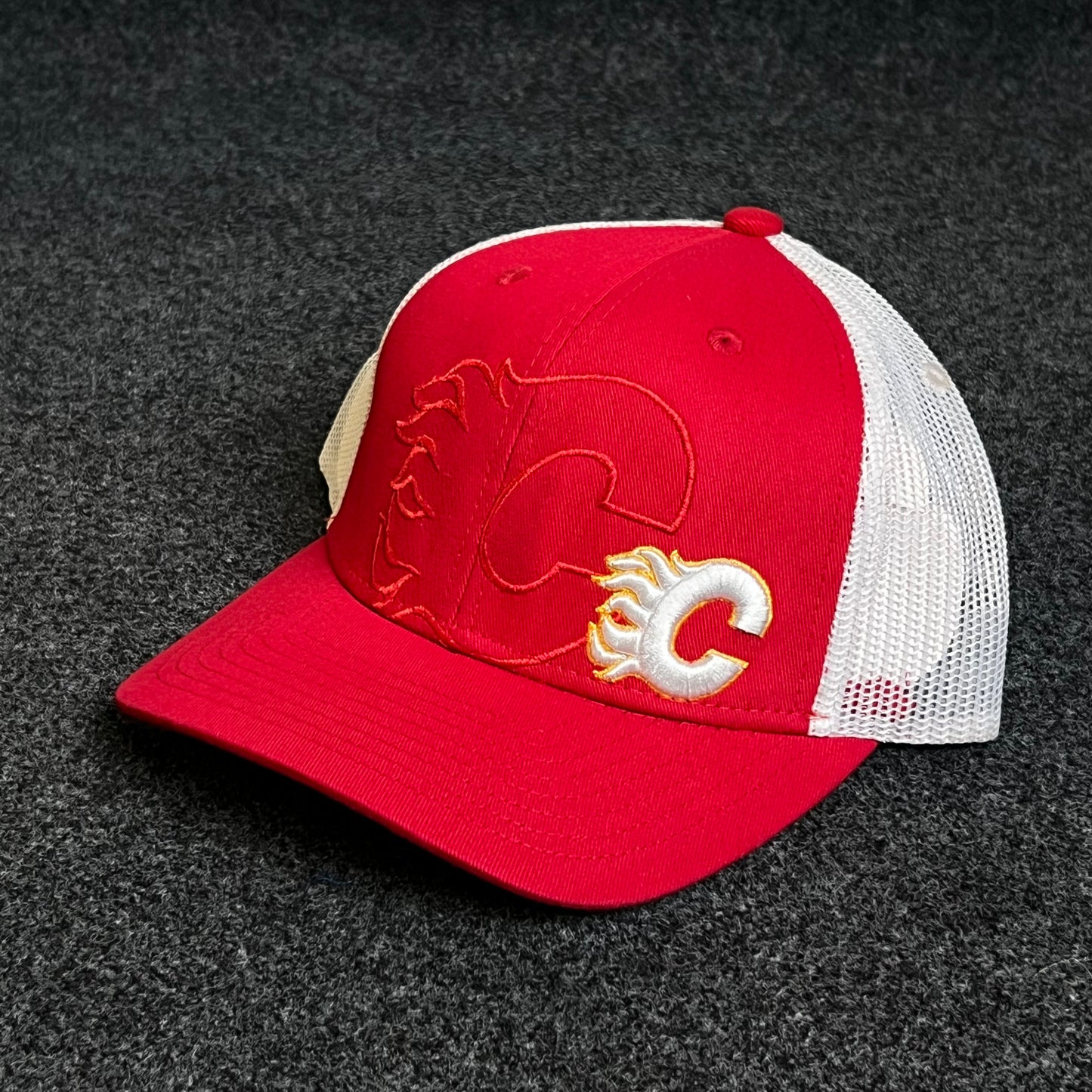 Teenage Calgary Flames Red and White Mesh Trucker Hat ( KIDS CAP AGE 6-18 )