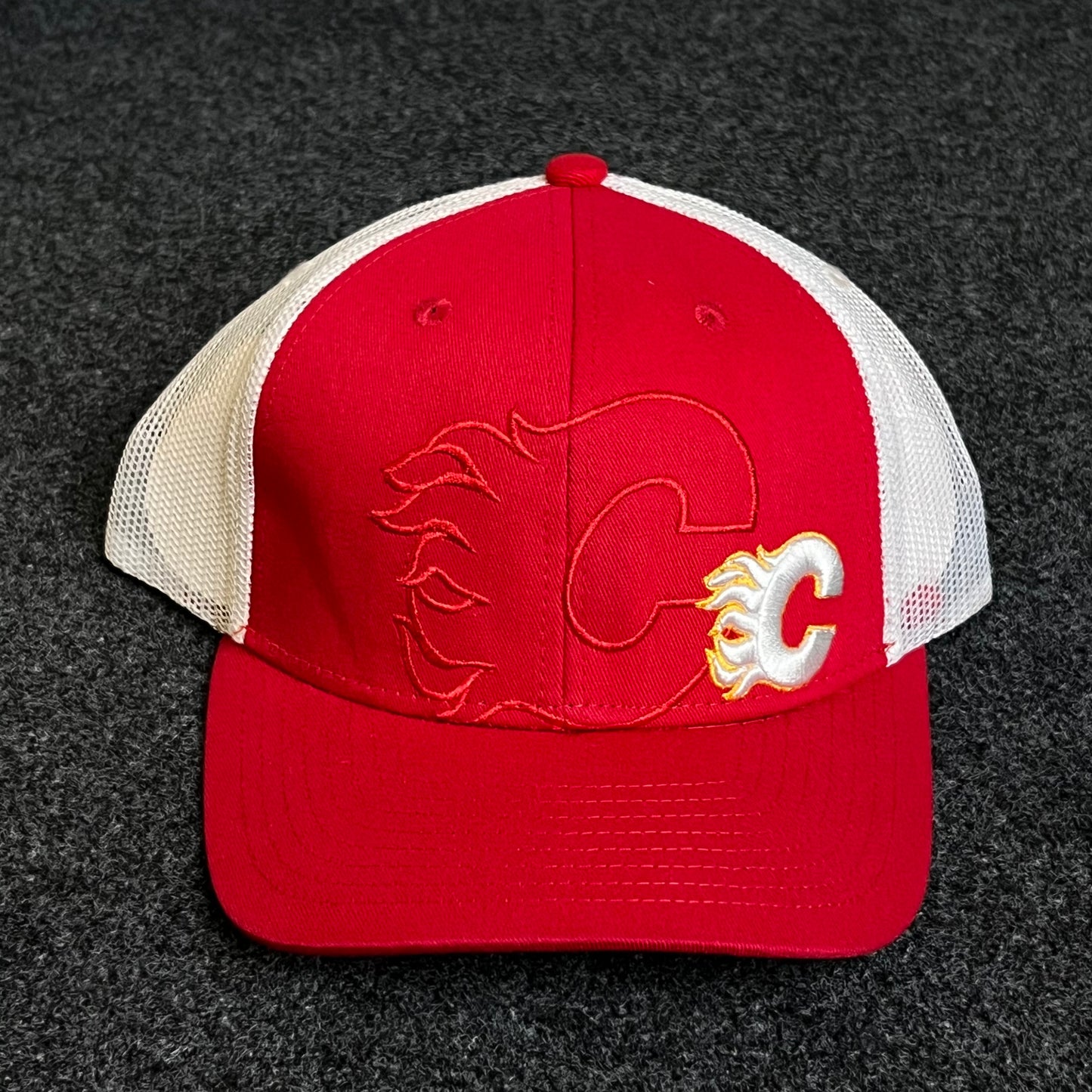 Teenage Calgary Flames Red and White Mesh Trucker Hat ( KIDS CAP AGE 6-18 )