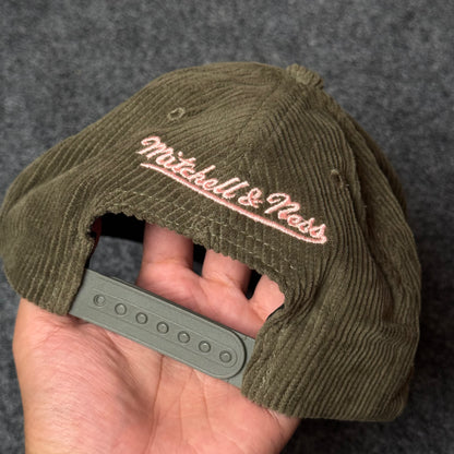 New Era NY Yankees 9FORTY Corduroy Hat – Olive Green & Salmon Pink