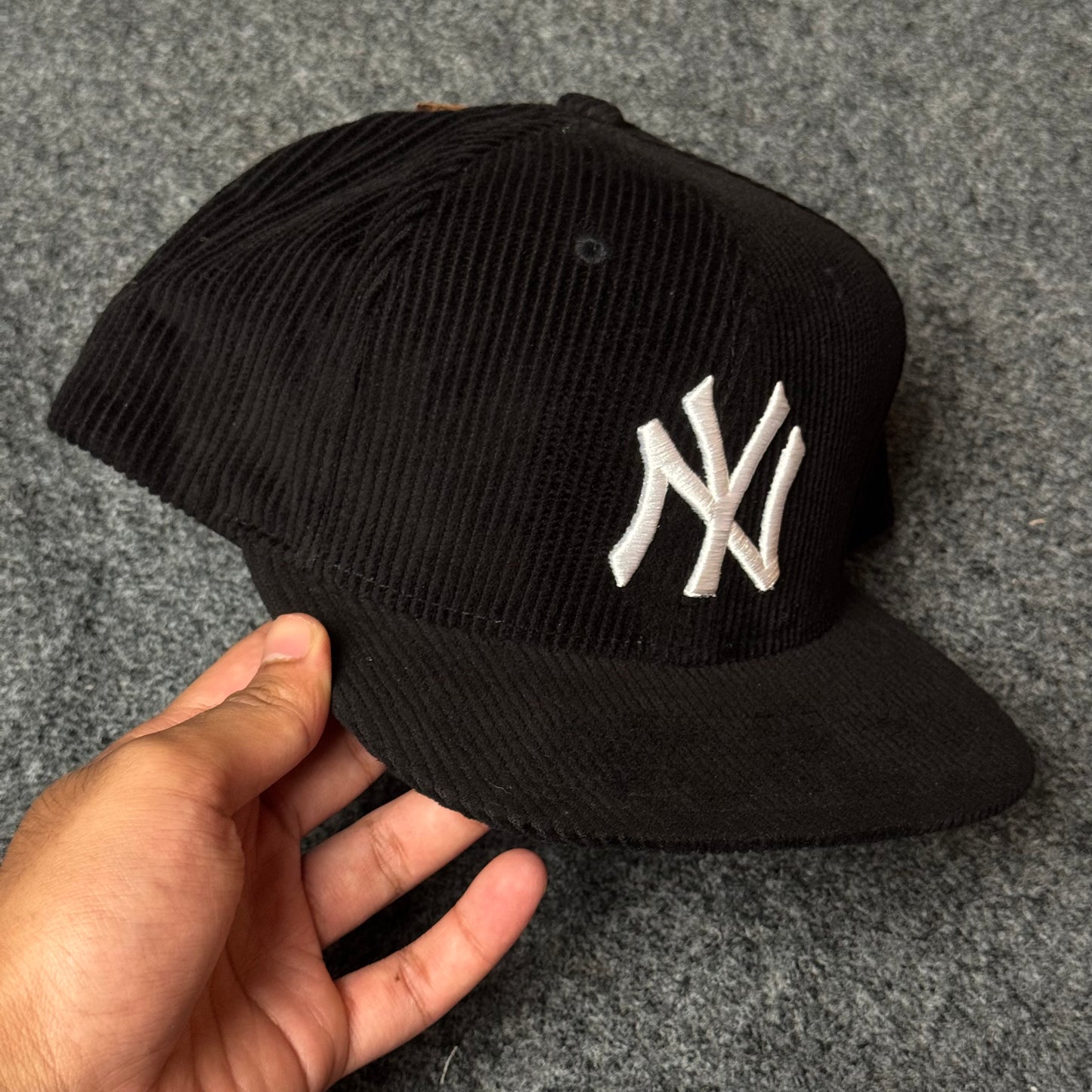 New Era NY Yankees Corduroy Hat – Black & Off-White Structured Cap