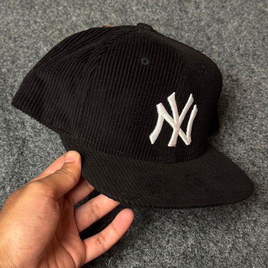 New Era NY Yankees Corduroy Hat – Black & Off-White Structured Cap