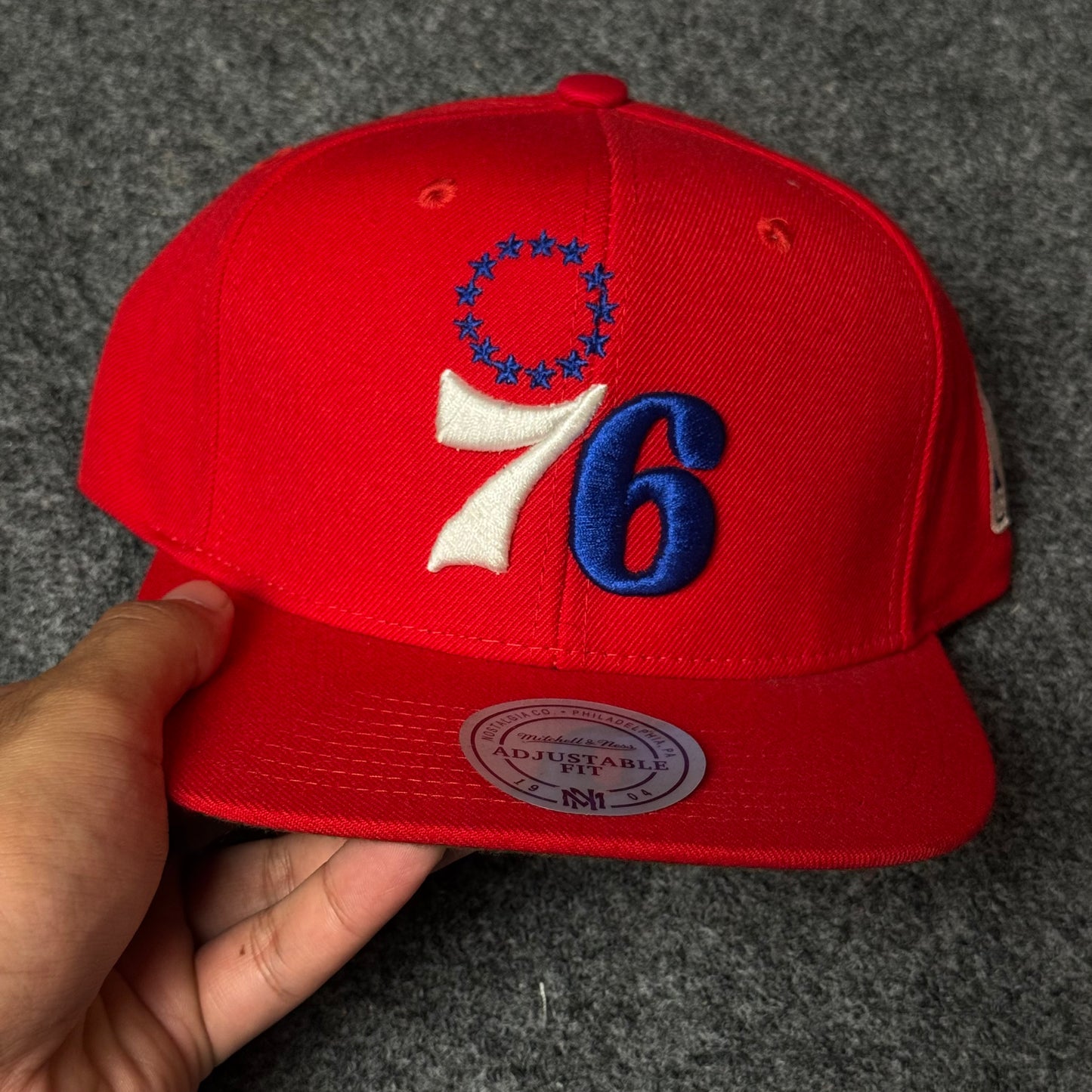 Mitchell & Ness Philadelphia 76ers Core Basic Snapback Cap