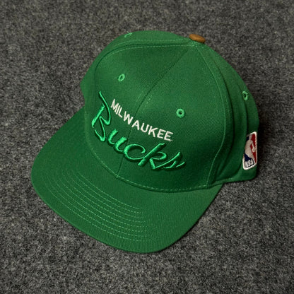 Mitchell & Ness Milwaukee Bucks Vintage Script Snapback Cap