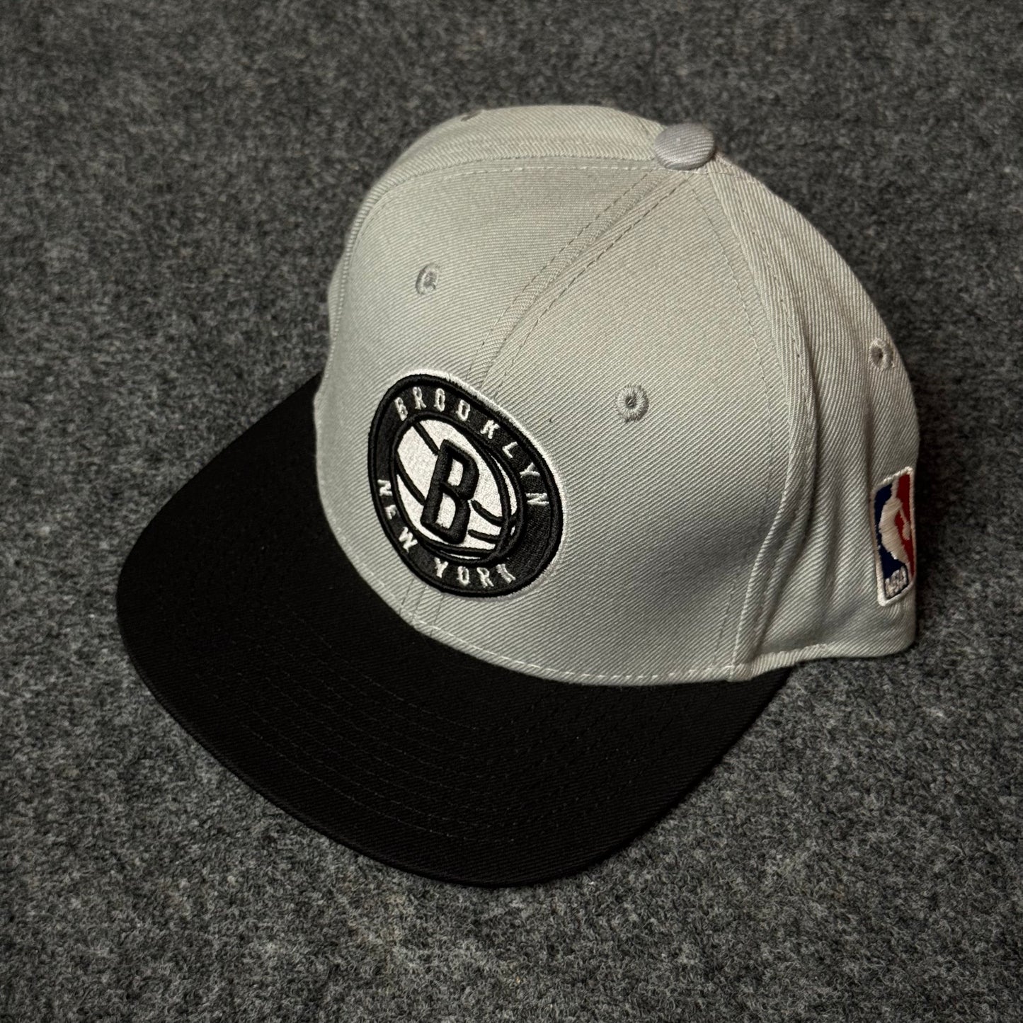 Mitchell & Ness Brooklyn Nets Two-Tone Core Snapback Cap