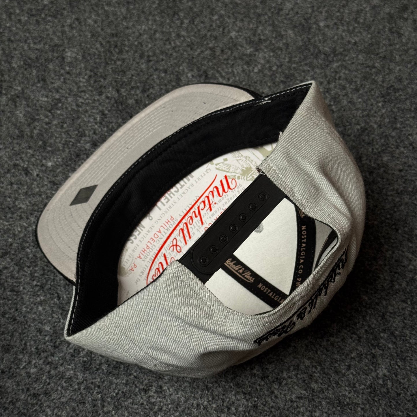 Mitchell & Ness Brooklyn Nets Two-Tone Core Snapback Cap