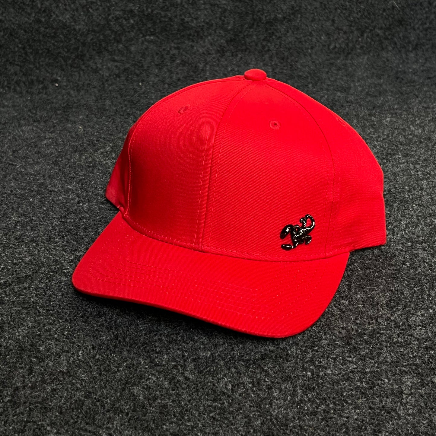 Solid Red Baseball Cap with Black Gecko Logo baseball cap