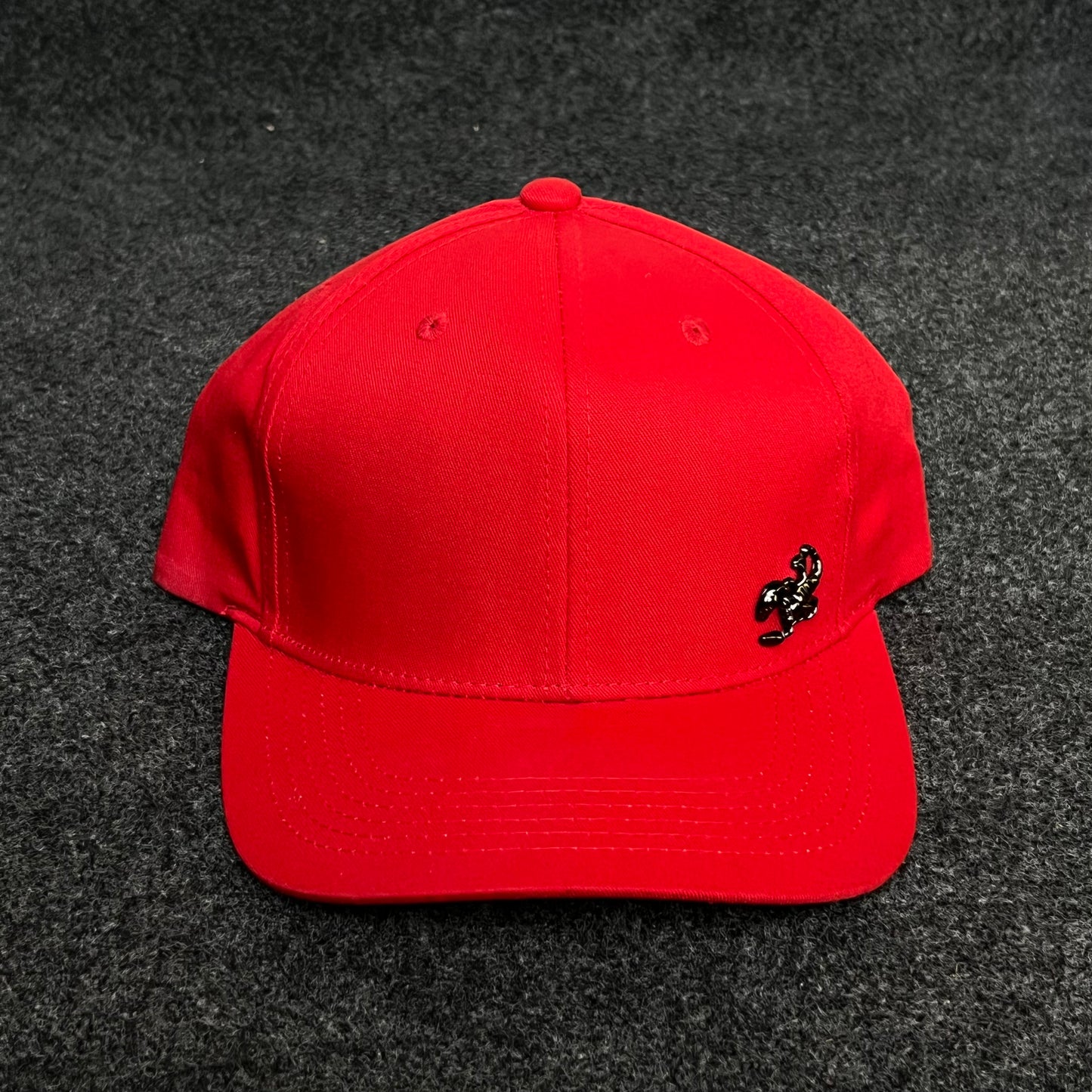 Solid Red Baseball Cap with Black Gecko Logo baseball cap