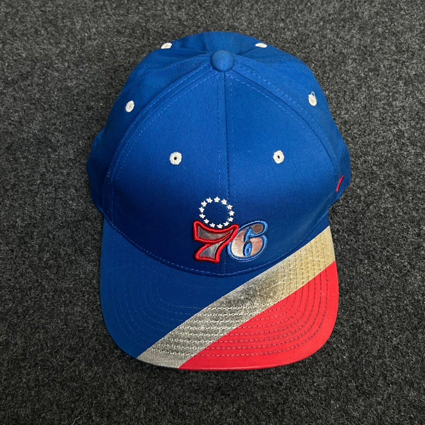 Mitchell & Ness Philadelphia 76ers Team Two-Tone 2.0 Snapback Baseball Hat