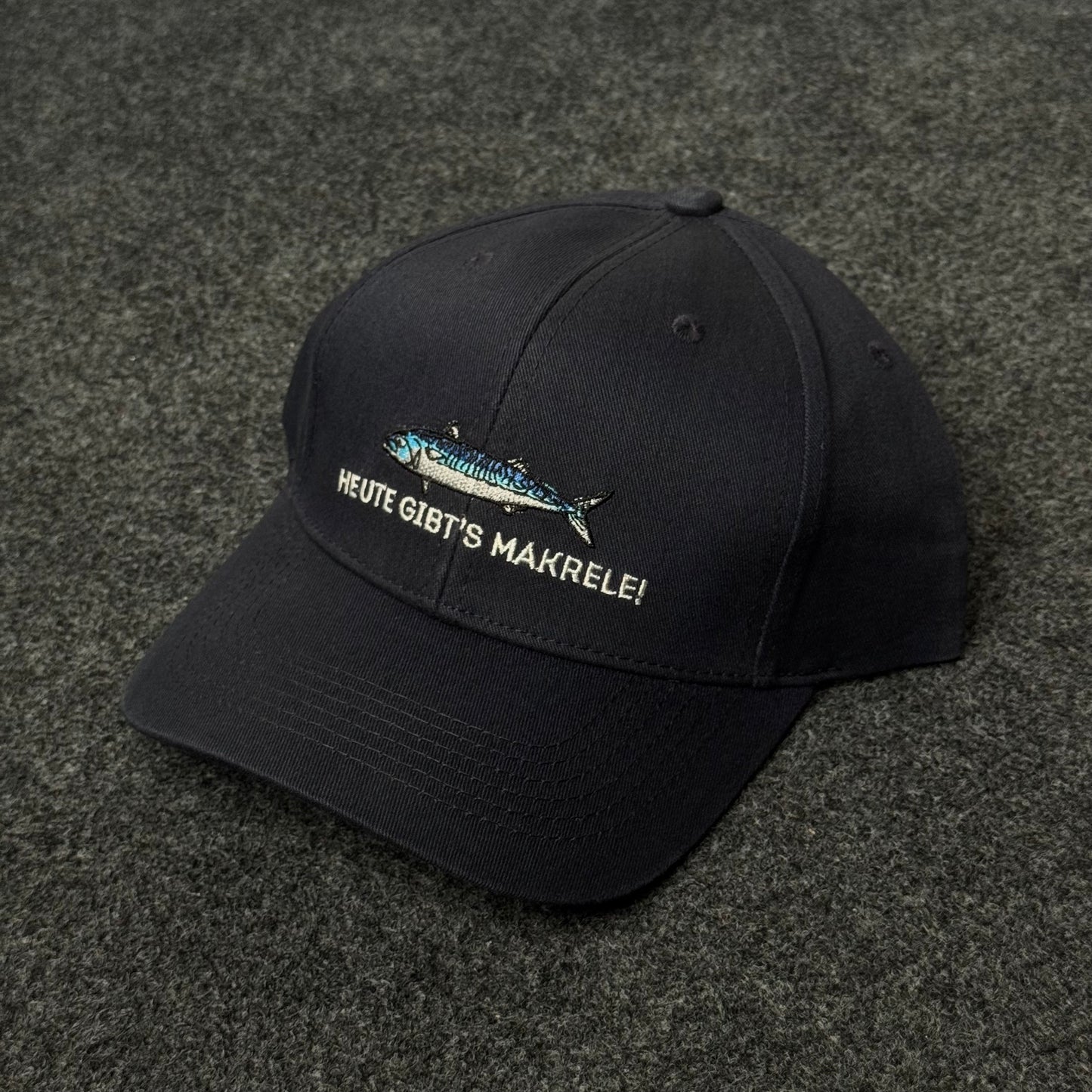 "Heute gibt's Makrele!"  embroidered mackerel fish graphic Baseball cap
