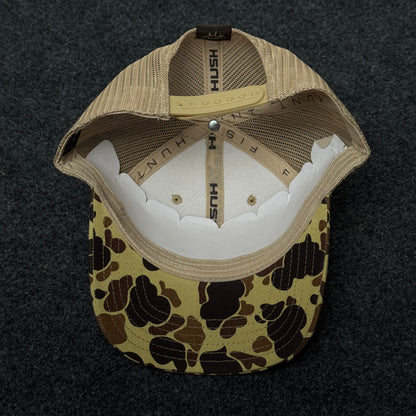 Hunting-Themed Trucker Hat with A Vintage Duck Camouflage Pattern