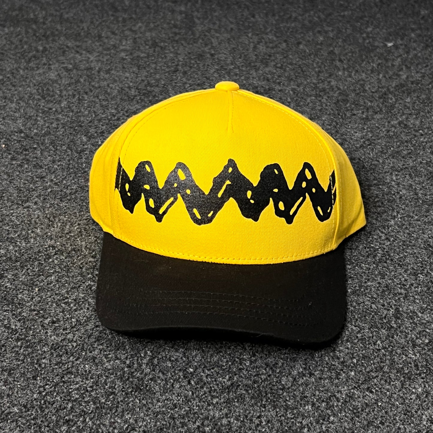 Peanuts Charlie Brown Chevron Stripe Yellow and Black Baseball Cap  ( KIDS CAP AGE 6-14)