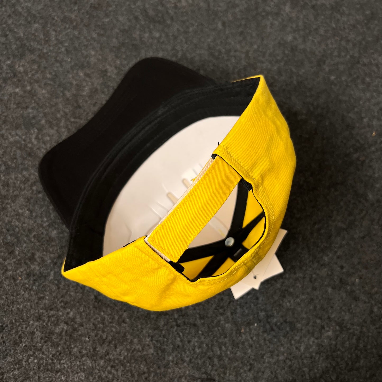 Peanuts Charlie Brown Chevron Stripe Yellow and Black Baseball Cap  ( KIDS CAP AGE 6-14)