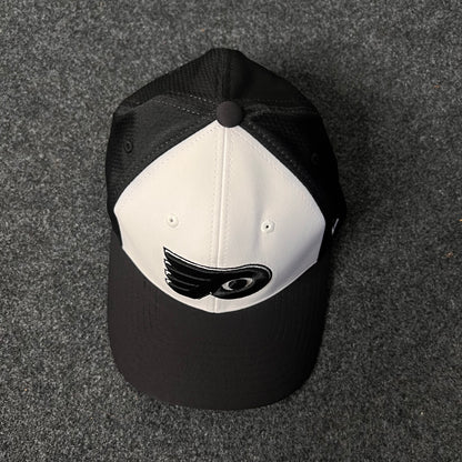Men's Philadelphia Flyers Mitchell & Ness Black Team Snapback Fitted Hat ( L SIZE )