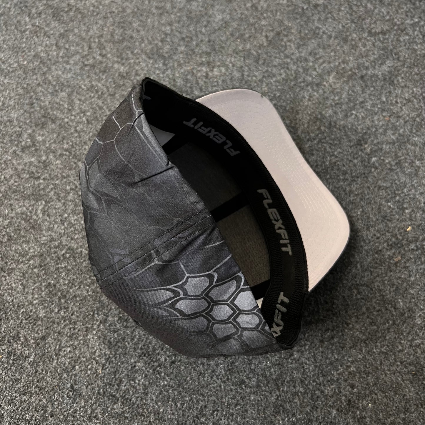 Flexfit Kryptek  Fitted Cap ( L SIZE )