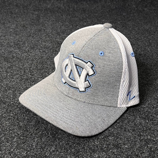 Men's Top of the World Gray North Carolina Tar Heels Fitted Hat.( L SIZE )