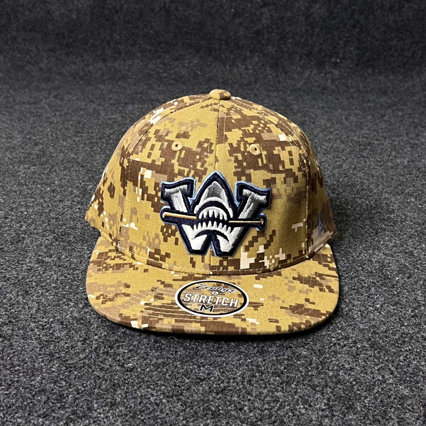 Camouflage Baseball Cap with an embroidered "W" logo Fitted Hat  (M size )