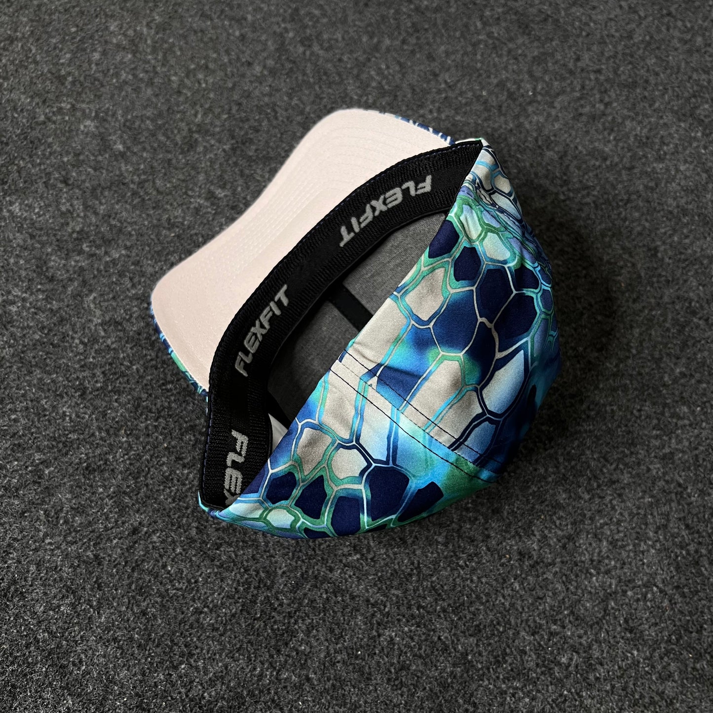 Flexfit Kryptek  Fitted Cap  (M size )