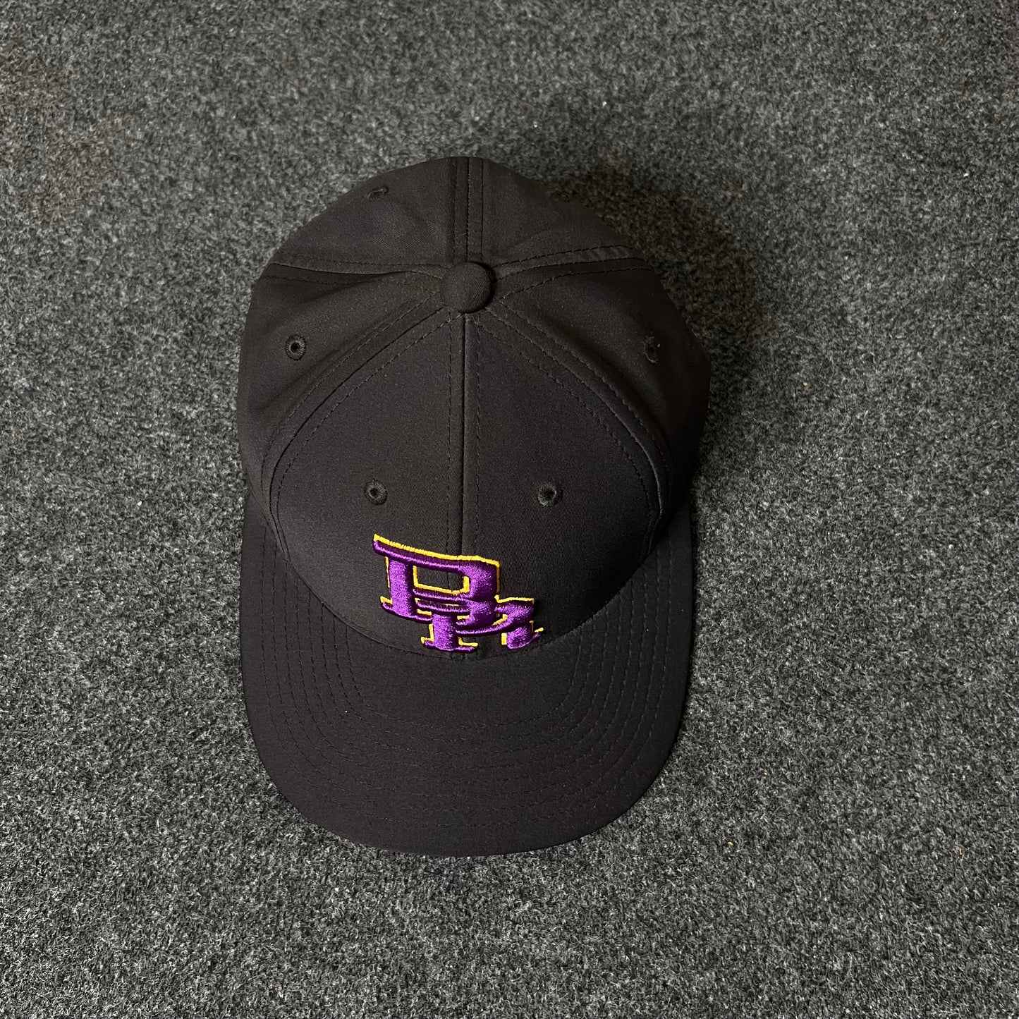 Official Merchandise for The Italian rapper Rocco Hunt Fitted Cap  (M size )