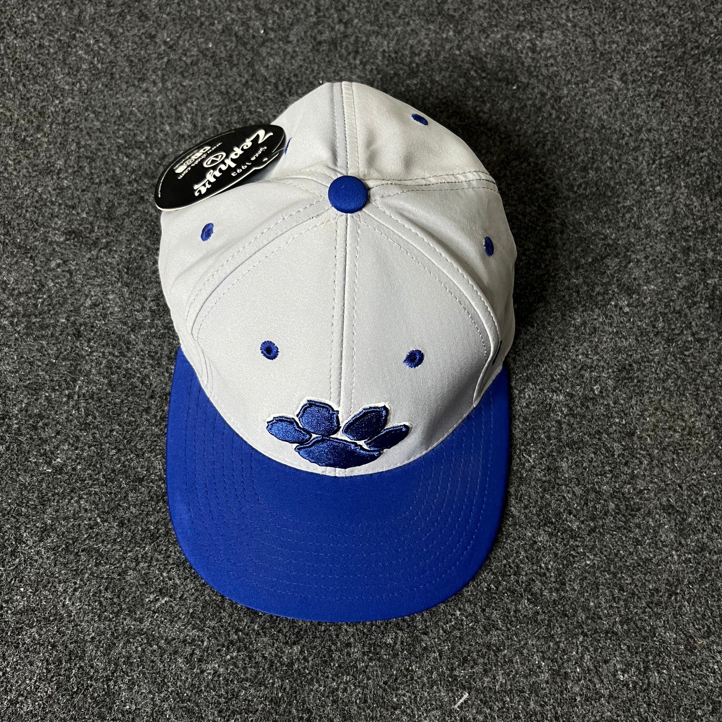 flat-brimmed snapback Fitted Cap ( XL size )