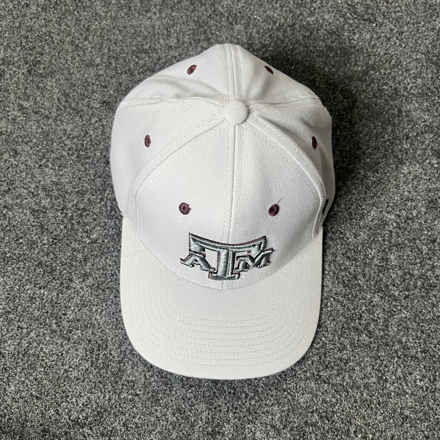 ZHATS Men's NCAA Officially Licensed Stretch Fit Fitted Hat  ( XL size )